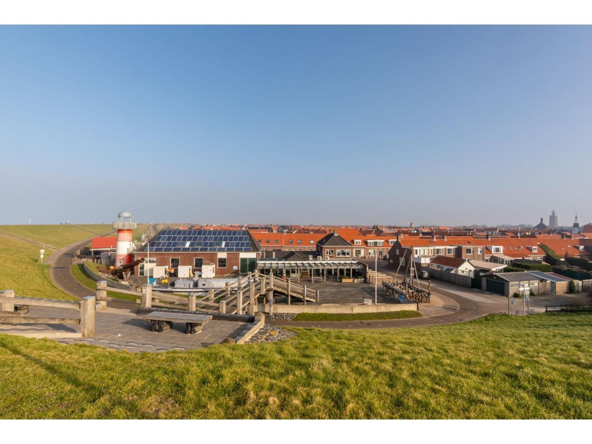 Vakantiehuis With Sun Terrace Facing South Pet Friendly Westkapelle