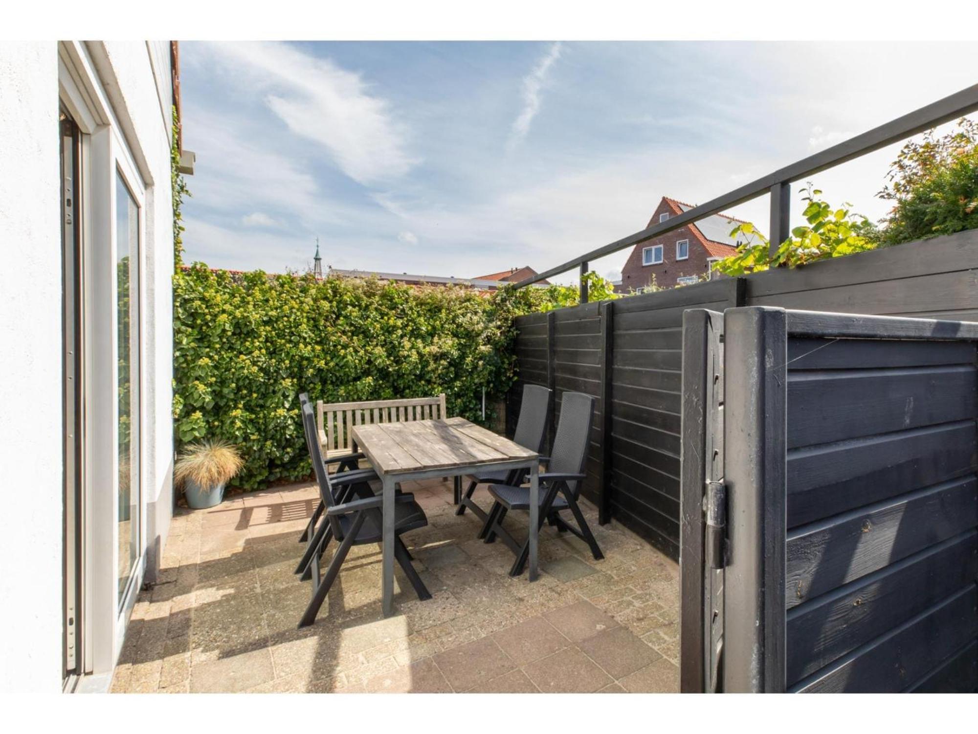 Vakantiehuis With Sun Terrace Facing South Pet Friendly Westkapelle