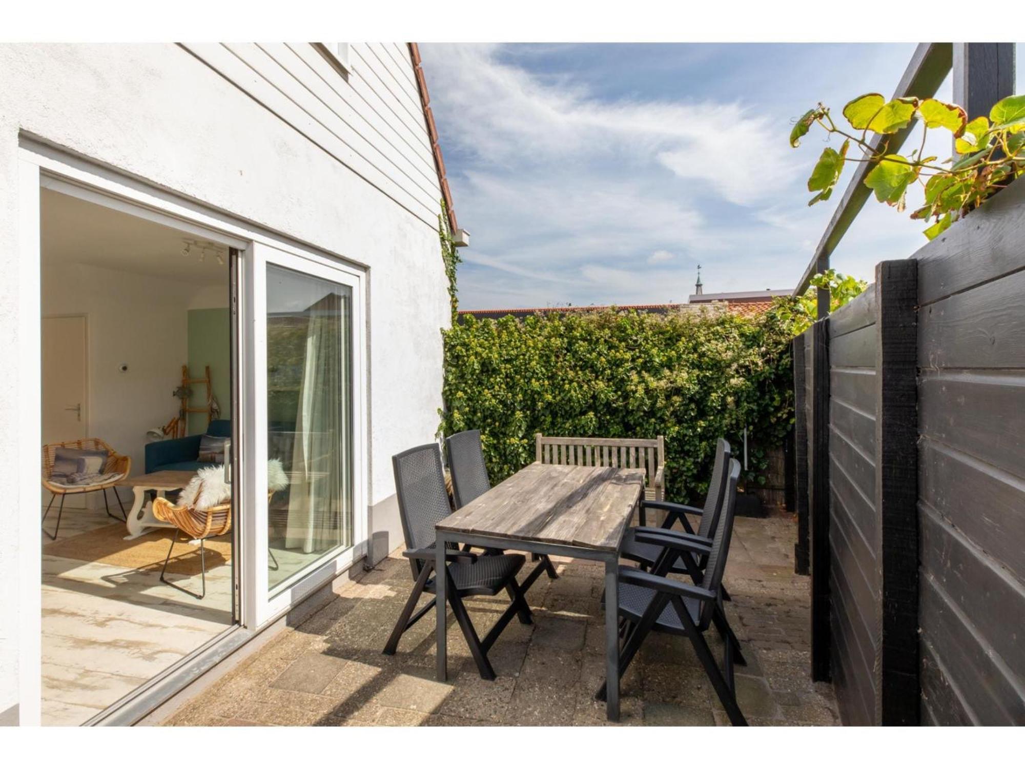 Vakantiehuis With Sun Terrace Facing South Pet Friendly Westkapelle